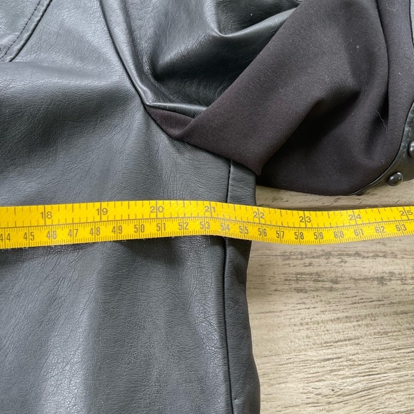 Torrid Black Moto Leather Jacket with Colorful Embroidery Womens Size 1 (14-16) - Picture 8 of 16